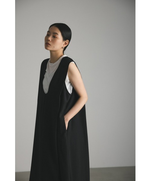 STYLEMIXER（スタイルミキサー）の「ディープUフレアワンピース（ワンピース・レディース・オレンジ/ライトベージュ/ブラック・SMALL/MEDIUM）」の4枚目の写真