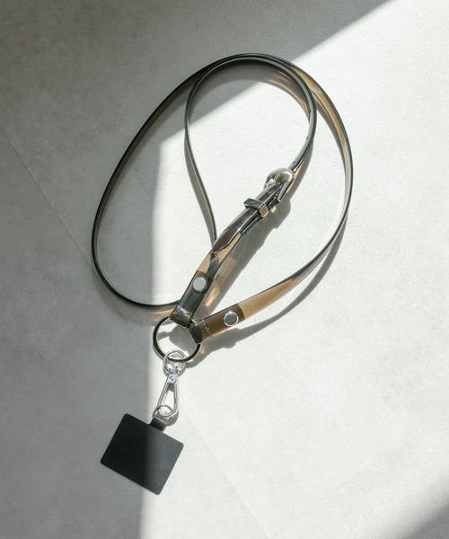 ear PAPILLONNER(イアパピヨネ)の「クリアショルダーストラップ【SUM1 STYLE(スミスタイル)】(スマホグッズ・レディース・クリアブラック/クリアグリーン/クリア・FREE)」の2枚目の写真