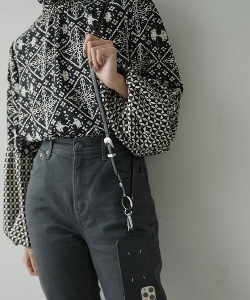 ear PAPILLONNER(イアパピヨネ)の「クリアショルダーストラップ【SUM1 STYLE(スミスタイル)】(スマホグッズ・レディース・クリアブラック/クリアグリーン/クリア・FREE)」の7枚目の写真