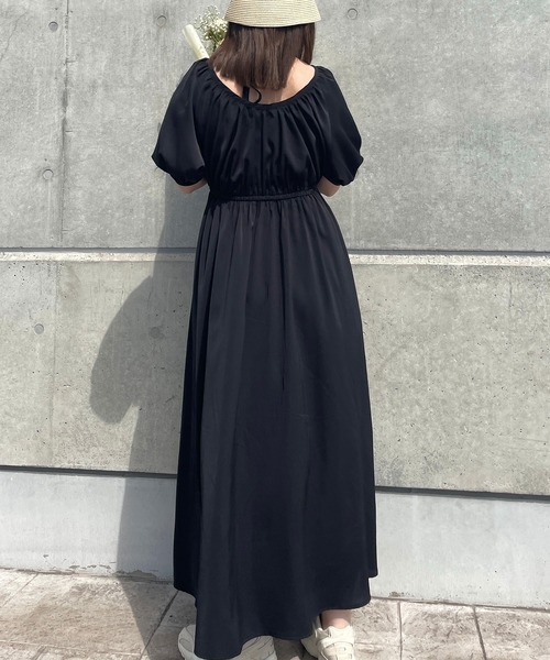 JUNOAH（ジュノア）の「クロスリボン2wayウエストギャザーフレアワンピース（ワンピース・レディース・ライトベージュ/ブラック/モカ・MEDIUM/LARGE/X-LARGE）」の12枚目の写真