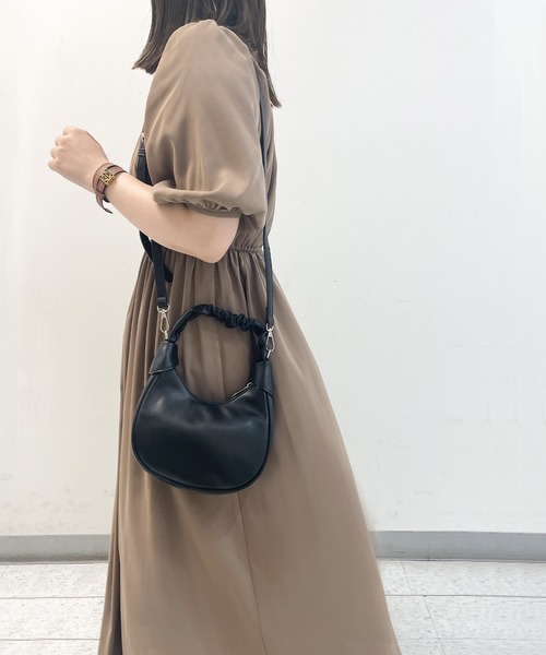 JUNOAH（ジュノア）の「クロスリボン2wayウエストギャザーフレアワンピース（ワンピース・レディース・ライトベージュ/ブラック/モカ・MEDIUM/LARGE/X-LARGE）」の15枚目の写真