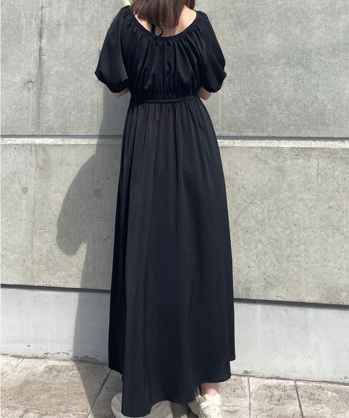 JUNOAH（ジュノア）の「クロスリボン2wayウエストギャザーフレアワンピース（ワンピース・レディース・ライトベージュ/ブラック/モカ・MEDIUM/LARGE/X-LARGE）」の22枚目の写真