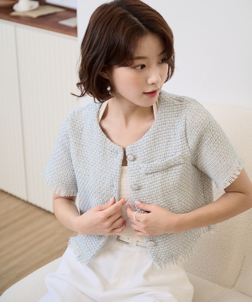 UNE MANSION（ユヌマンション）の「ノーカラータッセルツイードクロップドジャケット（ブルゾン・レディース・ブラック/ライトブルー・FREE）」の16枚目の写真