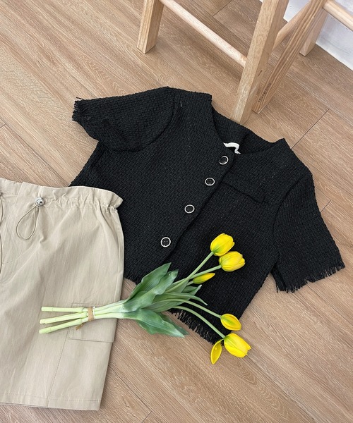 UNE MANSION（ユヌマンション）の「ノーカラータッセルツイードクロップドジャケット（ブルゾン・レディース・ブラック/ライトブルー・FREE）」の6枚目の写真