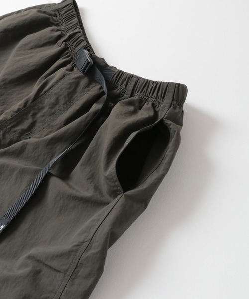 Gramicci（グラミチ）の「LOWERCASE×Gramicci　NYLON LOOSE SHORTS（その他パンツ・メンズ・ブラック/オリーブ/ネイビー・LARGE/X-LARGE/MEDIUM）」の5枚目の写真