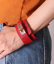 BAYBLO（ベイブロ）の「(EL)【ユニセックス】【本革】ひねり金具 バングル レザー ブレスレット（ブレスレット・メンズ・レッド系）」
