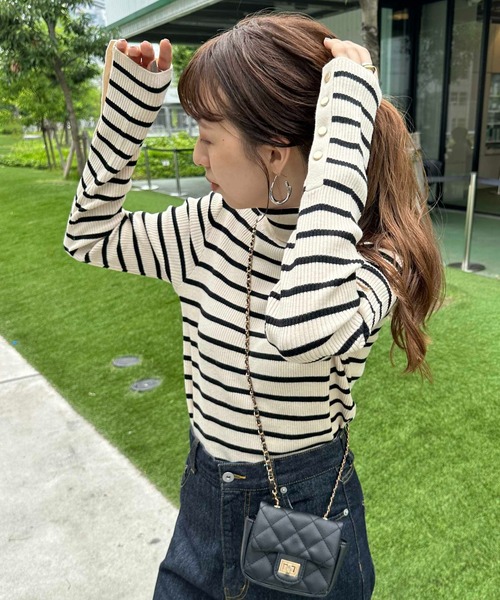 DISCOAT（ディスコート）の「【13色展開/多色買い◎/万能インナー】リブ袖口ボタンタートル《WEB限定》（ニット/セーター・レディース・グリーン系その他/ネイビー/オレンジ/ブラウン/レッド/アイボリー/ホワイト×ブラック/スカイブルー/ブラック/ブラック系その他/ブルー/ダークグリーン/グレー・FREE）」の15枚目の写真