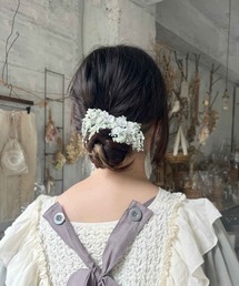 m.soeur（エムスール）の「かすみ草とつるレースのクリップ（バレッタ/ヘアクリップ）」