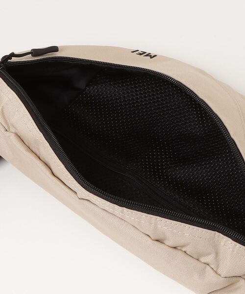 MEI（メイ）の「ST: MEI メイ  BOTTOMLINE ウエストバッグ（ボディバッグ/ウエストポーチ・レディース・ブラック/オリーブ/ベージュ/グレー/ブルー・FREE）」の8枚目の写真