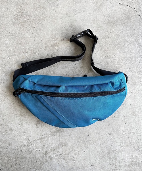 MEI（メイ）の「ST: MEI メイ  BOTTOMLINE ウエストバッグ（ボディバッグ/ウエストポーチ・レディース・ブラック/オリーブ/ベージュ/グレー/ブルー・FREE）」の20枚目の写真