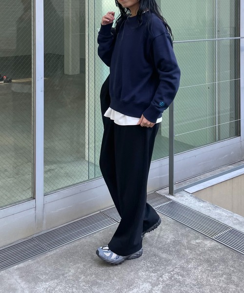 COLONY 2139(コロニートゥーワンスリーナイン)の「裏毛袖刺繍プルオーバー(スウェット・レディース・ネイビー/グレー/オフホワイト/ブラック/ブラウン・FREE)」の22枚目の写真