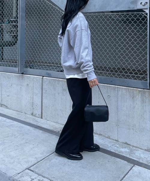 COLONY 2139(コロニートゥーワンスリーナイン)の「裏毛袖刺繍プルオーバー(スウェット・レディース・ネイビー/グレー/オフホワイト/ブラック/ブラウン・FREE)」の17枚目の写真