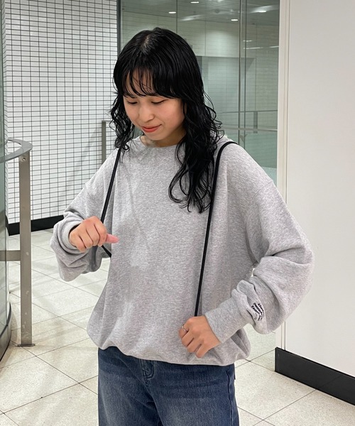 COLONY 2139(コロニートゥーワンスリーナイン)の「裏毛袖刺繍プルオーバー(スウェット・レディース・ネイビー/グレー/オフホワイト/ブラック/ブラウン・FREE)」の8枚目の写真