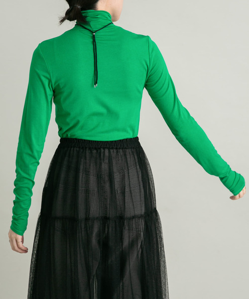 KBF（ケイビーエフ）の「タートルネックコンパクトカットソー（Tシャツ/カットソー・レディース・グレー/グリーン/オフホワイト・ONE）」の22枚目の写真