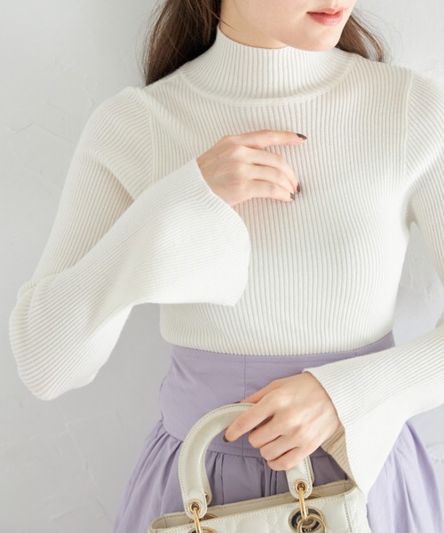 tocco closet(トッコ クローゼット)の「フレアスリーブハイネックリブニットプルオーバー(ニット/セーター・レディース・ライトブルー/オフホワイト/ピンク・M)」の7枚目の写真