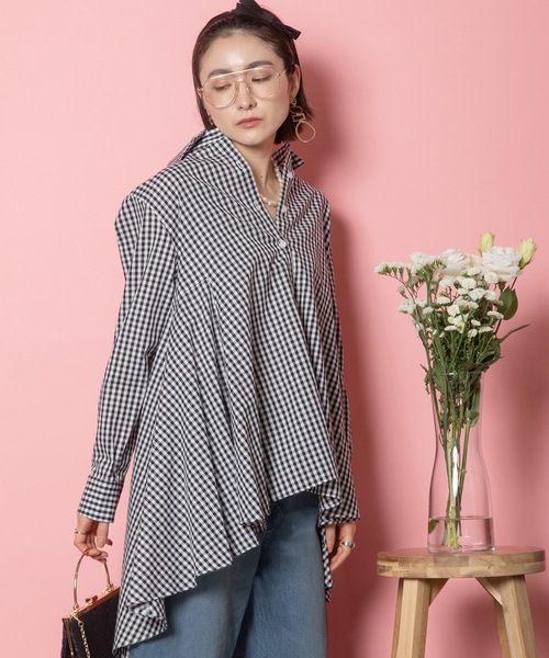 MHBG TOKYO(エムエイチビージートーキョー)の「ラッフルフレアロングシャツ(シャツ/ブラウス・レディース・ブラック×ホワイト/ネイビー×ホワイト/オフホワイト・FREE)」の2枚目の写真