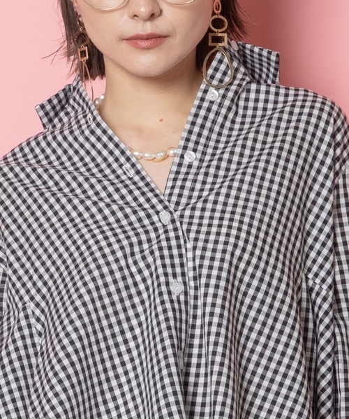 MHBG TOKYO(エムエイチビージートーキョー)の「ラッフルフレアロングシャツ(シャツ/ブラウス・レディース・ブラック×ホワイト/ネイビー×ホワイト/オフホワイト・FREE)」の5枚目の写真