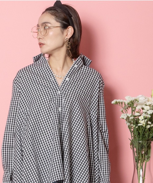 MHBG TOKYO(エムエイチビージートーキョー)の「ラッフルフレアロングシャツ(シャツ/ブラウス・レディース・ブラック×ホワイト/ネイビー×ホワイト/オフホワイト・FREE)」の21枚目の写真