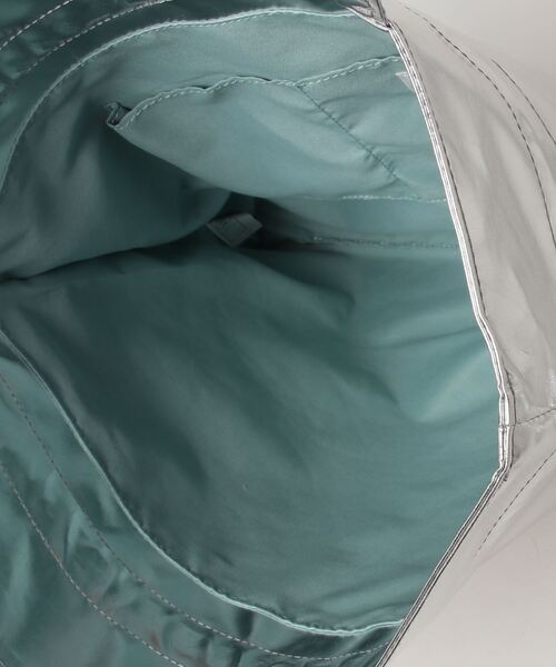 SPRUCE(スプルース)の「EM:SPRUCE ラパス巾着トート メタリックビッグトート メタリックシルバー メタリックゴールド メタリックブラック メタリックグリーン(ショルダーバッグ・レディース・ブラック/グリーン/シルバー/ゴールド・FREE)」の9枚目の写真