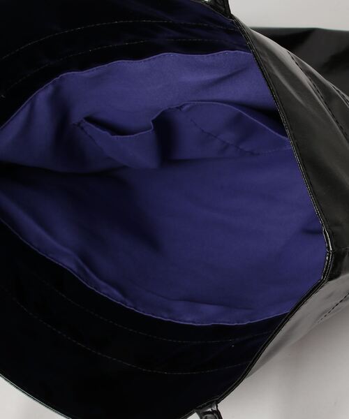 SPRUCE(スプルース)の「EM:SPRUCE ラパス巾着トート メタリックビッグトート メタリックシルバー メタリックゴールド メタリックブラック メタリックグリーン(ショルダーバッグ・レディース・ブラック/グリーン/シルバー/ゴールド・FREE)」の10枚目の写真