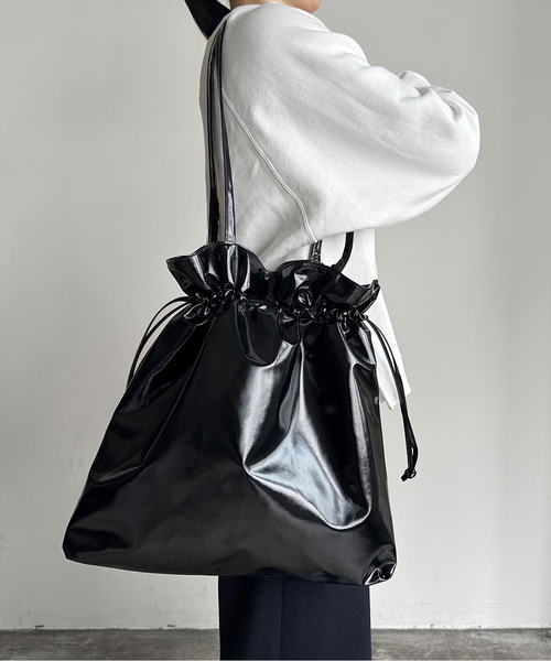 SPRUCE(スプルース)の「EM:SPRUCE ラパス巾着トート メタリックビッグトート メタリックシルバー メタリックゴールド メタリックブラック メタリックグリーン(ショルダーバッグ・レディース・ブラック/グリーン/シルバー/ゴールド・FREE)」の12枚目の写真