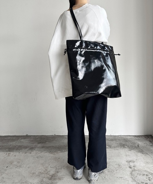 SPRUCE（スプルース）の「EM:SPRUCE ラパス巾着トート メタリック