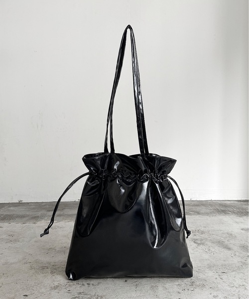 SPRUCE(スプルース)の「EM:SPRUCE ラパス巾着トート メタリックビッグトート メタリックシルバー メタリックゴールド メタリックブラック メタリックグリーン(ショルダーバッグ・レディース・ブラック/グリーン/シルバー/ゴールド・FREE)」の15枚目の写真