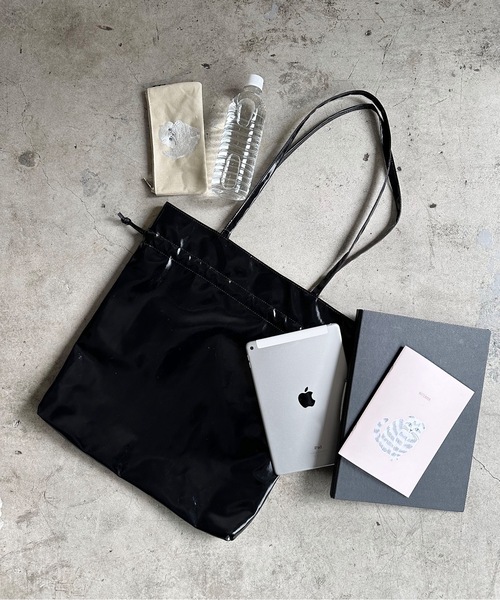 SPRUCE(スプルース)の「EM:SPRUCE ラパス巾着トート メタリックビッグトート メタリックシルバー メタリックゴールド メタリックブラック メタリックグリーン(ショルダーバッグ・レディース・ブラック/グリーン/シルバー/ゴールド・FREE)」の14枚目の写真