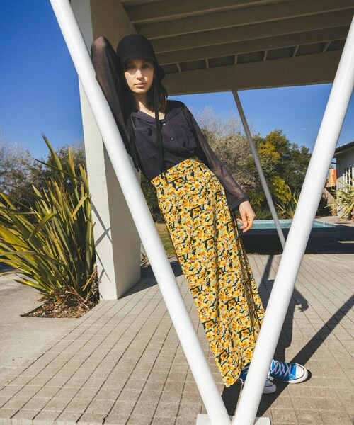 N.（N. Natural Beauty Basic）（エヌエヌナチュラルビューティーベーシック）の「◆針抜きシアー開襟ニットカーディガン（カーディガン/ボレロ・レディース・チャコールグレー/オフホワイト/ブルー・MEDIUM）」の7枚目の写真