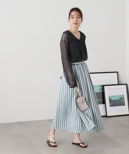 N.（N. Natural Beauty Basic）（エヌエヌナチュラルビューティーベーシック）の「◆針抜きシアー開襟ニットカーディガン（カーディガン/ボレロ・レディース・チャコールグレー/オフホワイト/ブルー・MEDIUM）」の11枚目の写真