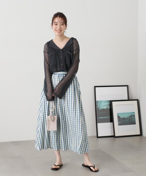 N.（N. Natural Beauty Basic）（エヌエヌナチュラルビューティーベーシック）の「◆針抜きシアー開襟ニットカーディガン（カーディガン/ボレロ・レディース・チャコールグレー/オフホワイト/ブルー・MEDIUM）」の12枚目の写真