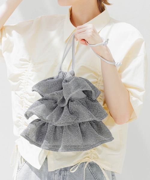 LAKOLE（ラコレ）の「ラッフル巾着2WAYショルダーバッグ / 104949（ショルダーバッグ・レディース・ホワイト/ブラック/シルバー/ライトグリーン/シルバー系1・FREE）」の4枚目の写真