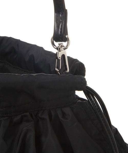 LAKOLE（ラコレ）の「ラッフル巾着2WAYショルダーバッグ / 104949（ショルダーバッグ・レディース・ホワイト/ブラック/シルバー/ライトグリーン/シルバー系1・FREE）」の13枚目の写真