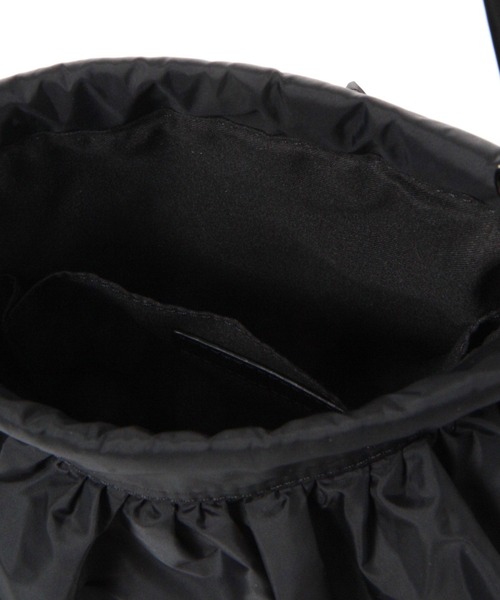 LAKOLE（ラコレ）の「ラッフル巾着2WAYショルダーバッグ / 104949（ショルダーバッグ・レディース・ホワイト/ブラック/シルバー/ライトグリーン/シルバー系1・FREE）」の18枚目の写真