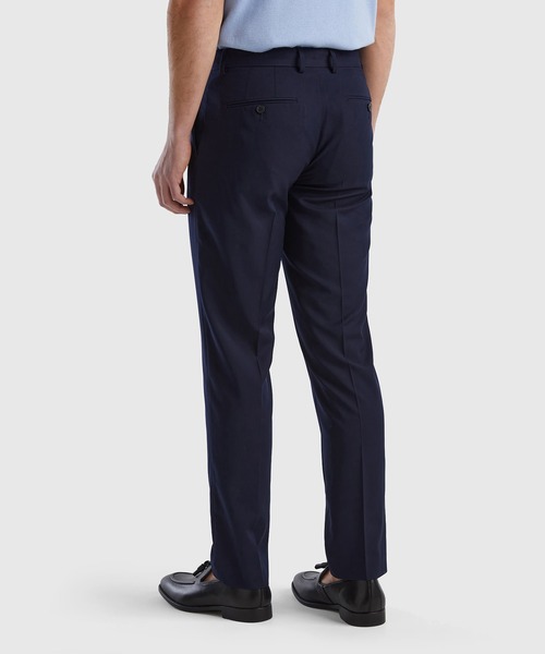 BENETTON (UNITED COLORS OF BENETTON)（ベネトンユナイテッドカラーズオブベネトン）の「スリムフィットチノパンツ（チノパンツ・メンズ・ネイビー・42/44/46/50）」の4枚目の写真