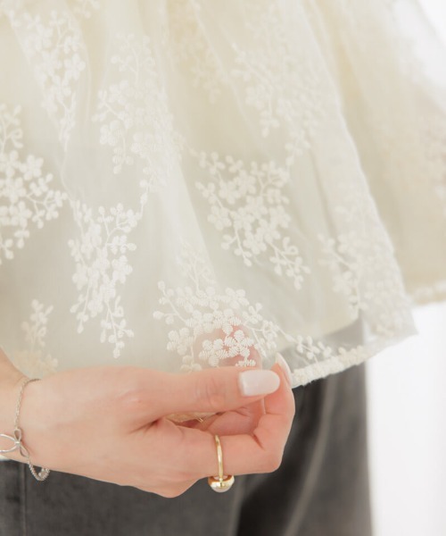 flower(フラワー)の「シアーフラワービスチェ(キャミソール・レディース・アイボリー/コーラル・FREE)」の10枚目の写真