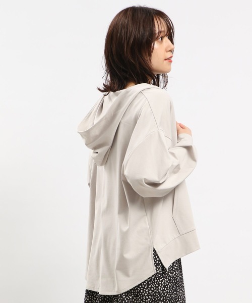 GLOBAL WORK Smile Seed Store(グローバルワーク スマイルシードストア)の「UVドライジップパーカー/112811(パーカー・レディース・グレイッシュベージュ/チャコール/ブラック/サックスブルー・MEDIUM/SMALL/X-LARGE/LARGE)」の4枚目の写真