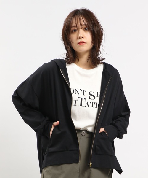 GLOBAL WORK Smile Seed Store(グローバルワーク スマイルシードストア)の「UVドライジップパーカー/112811(パーカー・レディース・グレイッシュベージュ/チャコール/ブラック/サックスブルー・MEDIUM/SMALL/X-LARGE/LARGE)」の2枚目の写真