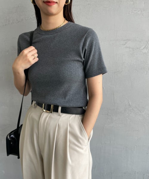 gicipi（ジチピ）の「[GICIPI/ジチピ] CRISTALLO コットンフライス クルーネック無地Tシャツ（Tシャツ/カットソー・レディース・グレー/キャメル/ホワイト/ブラック・1）」の4枚目の写真