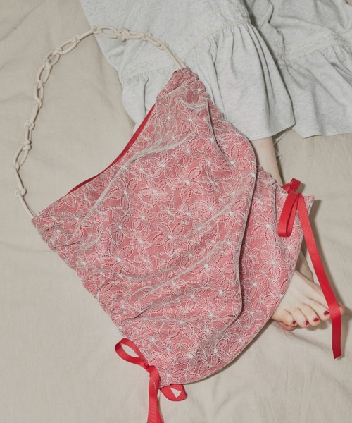 idem(イデム)の「bicolor lace drawstring bag/バイカラーレースドロストバッグ(ショルダーバッグ・レディース・ブルー/クリーム/レッド・FREE)」の5枚目の写真