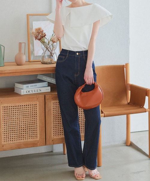 KOBE LETTUCE(コウベレタス)の「肩紐隠しテープ付きオフショルケープブラウス(シャツ/ブラウス・レディース・オフホワイト/ラベンダー/ブラック/サックスブルー/ホワイト×ブラック/ストライプ・FREE)」の7枚目の写真