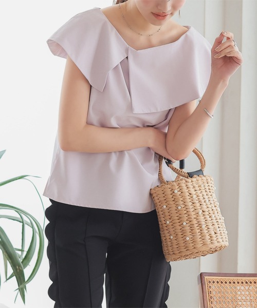 KOBE LETTUCE(コウベレタス)の「肩紐隠しテープ付きオフショルケープブラウス(シャツ/ブラウス・レディース・オフホワイト/ラベンダー/ブラック/サックスブルー/ホワイト×ブラック/ストライプ・FREE)」の12枚目の写真