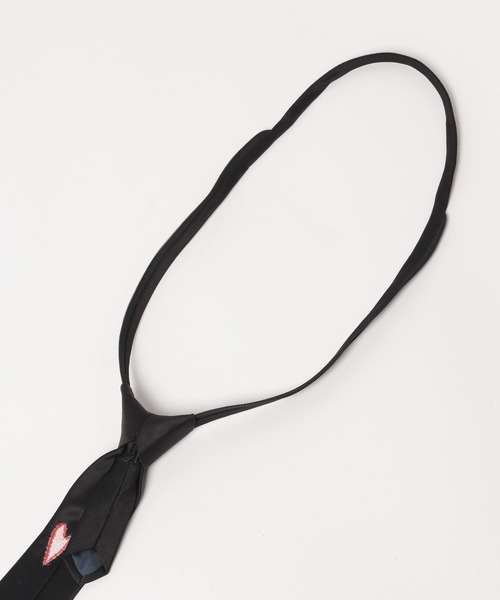 Anui（アニュイ）の「【UNISEX/あやせりんてコラボ】ハートエンブロネクタイ（ネクタイ・レディース・ブラック・FREE）」の2枚目の写真