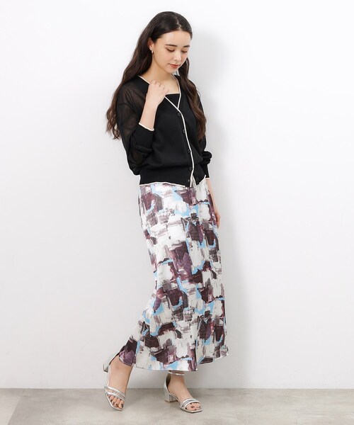 OPAQUE.CLIP(オペークドットクリップ)の「配色ラインVネックシアーカーディガン【洗濯機洗い可】(カーディガン/ボレロ・レディース・ホワイト系5/ブラック系4/ブラウン系その他5・38/40/42)」の7枚目の写真