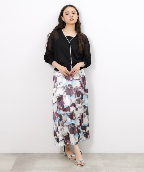 OPAQUE.CLIP(オペークドットクリップ)の「配色ラインVネックシアーカーディガン【洗濯機洗い可】(カーディガン/ボレロ・レディース・ホワイト系5/ブラック系4/ブラウン系その他5・38/40/42)」の8枚目の写真