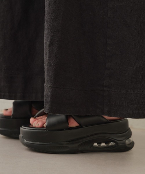 Chico(チコ)の「【ZOZOTOWN限定/REVIVAL】サイドあきキャミワンピース(ワンピース・レディース・ベージュ/アイボリー/ブラック・FREE)」の8枚目の写真