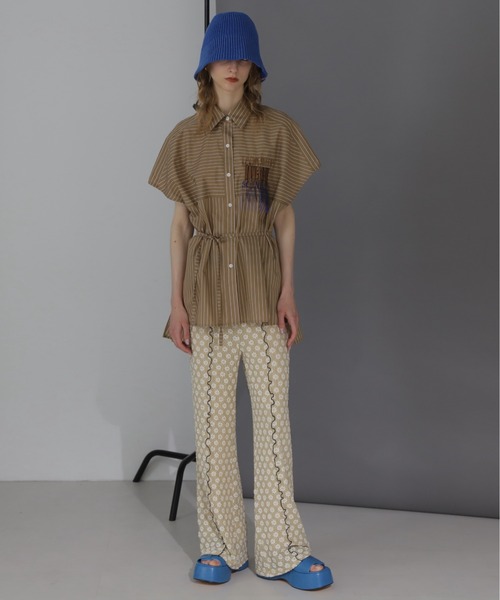 OKIRAKU(オキラク)の「(OKIRAKU×ROSEBUD)ストライプパネル フリンジエンブロイダリー チュニックシャツ(シャツ/ブラウス・レディース・ベージュ/ブルー・FREE)」の3枚目の写真