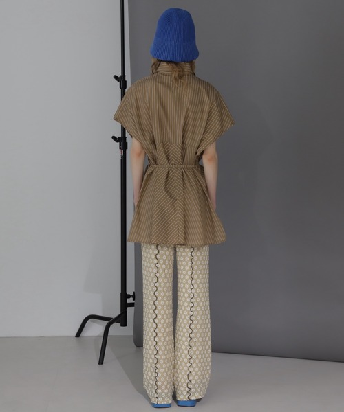 OKIRAKU(オキラク)の「(OKIRAKU×ROSEBUD)ストライプパネル フリンジエンブロイダリー チュニックシャツ(シャツ/ブラウス・レディース・ベージュ/ブルー・FREE)」の5枚目の写真