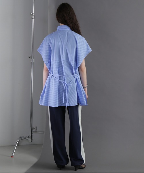 OKIRAKU(オキラク)の「(OKIRAKU×ROSEBUD)ストライプパネル フリンジエンブロイダリー チュニックシャツ(シャツ/ブラウス・レディース・ベージュ/ブルー・FREE)」の13枚目の写真