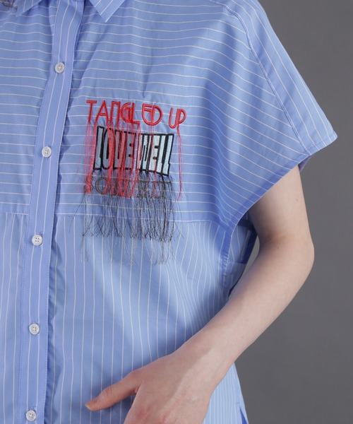 OKIRAKU(オキラク)の「(OKIRAKU×ROSEBUD)ストライプパネル フリンジエンブロイダリー チュニックシャツ(シャツ/ブラウス・レディース・ベージュ/ブルー・FREE)」の18枚目の写真